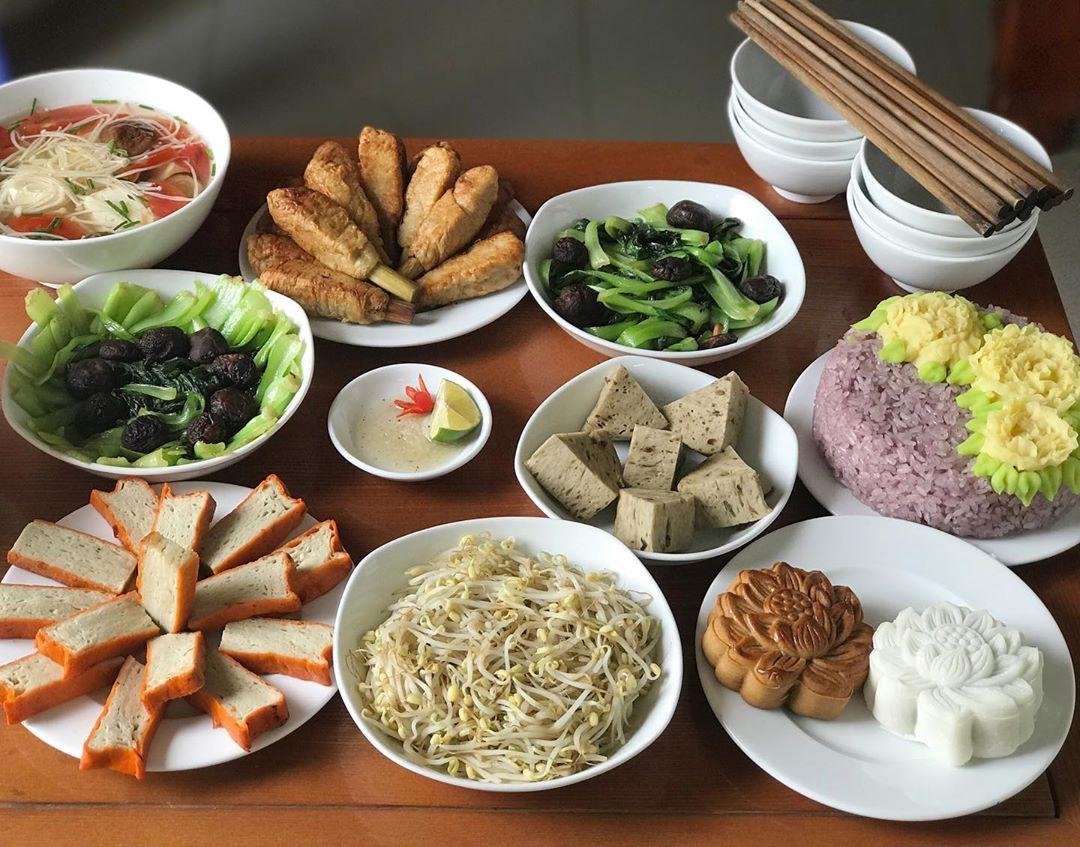 Món ăn đường phố đặc trưng trên Phố Bằng Liệt, Hoàng Mai, Hà Nội