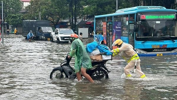 Các phương tiện di chuyển qua Cầu vượt An Khánh vào thời điểm giao thông thuận lợi