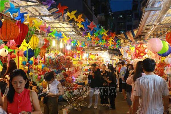 Hình ảnh cổng chợ Long Phú Long Thành Đồng Nai, điểm đến mua sắm nhộn nhịp.