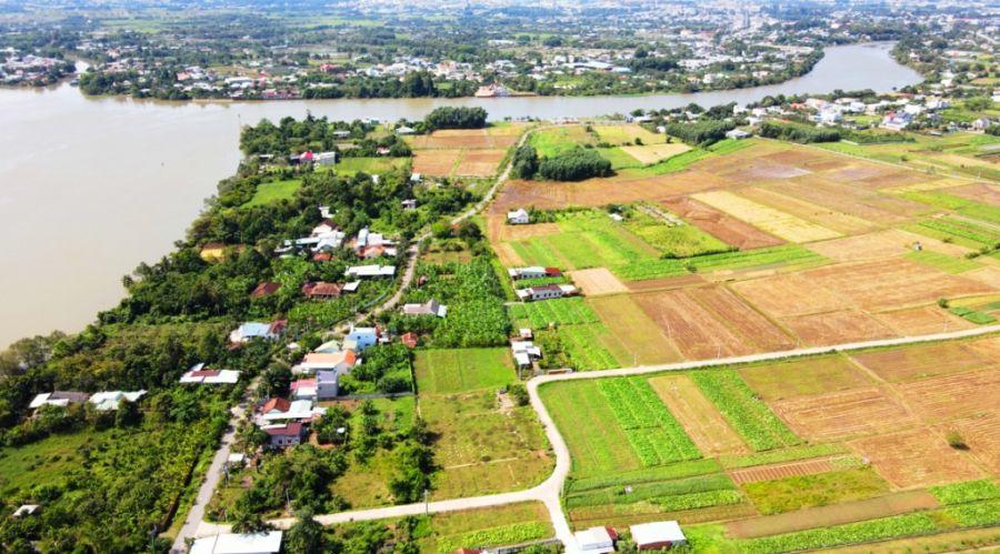 Toàn cảnh khu cư xá Hưng Lợi 2 tại Tân Uyên, Bình Dương nhìn từ trên cao, thể hiện không gian xanh và đường sá