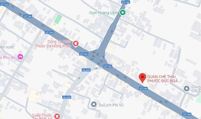 Một số cửa hàng và quán ăn xung quanh Ngã tư Phú Thứ