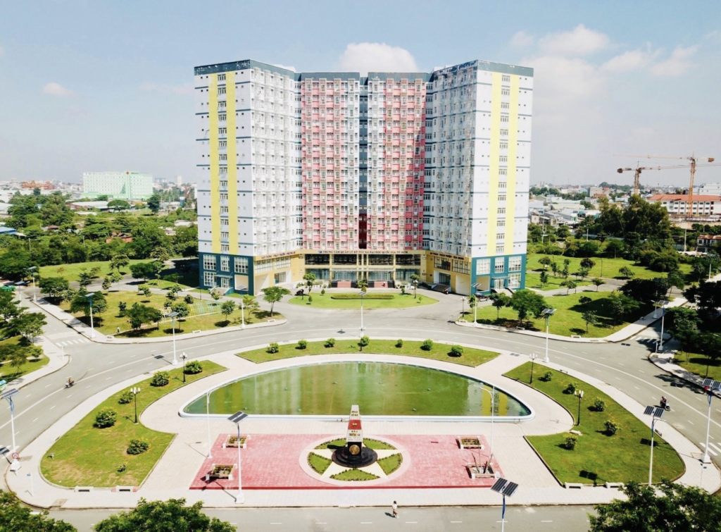 Bảng chỉ dẫn địa chỉ Ký túc xá Khu A ĐHQG TP.HCM tại Đông Hòa, Dĩ An, Bình Dương