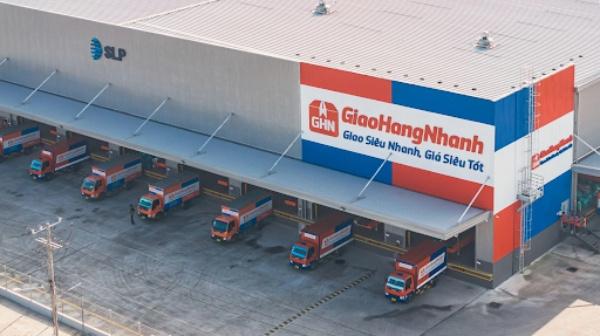 Hình ảnh bên ngoài kho trung chuyển GHN Sài Đồng tại khu công nghiệp