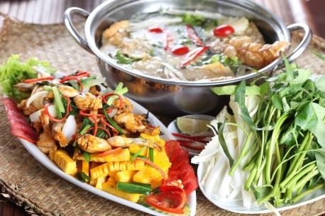 Nồi lẩu ếch măng cay hấp dẫn tại 38 Trần Quý Kiên Cầu Giấy