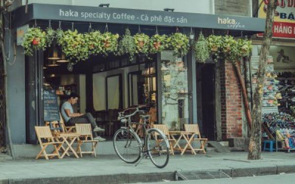 Mot ly cafe trung thom ngon tai quan Duy Tri Ha Noi