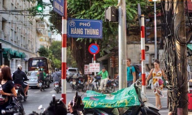Vị trí đắc địa của phố Nguyễn Hữu Huân Hà Nội gần Hồ Gươm