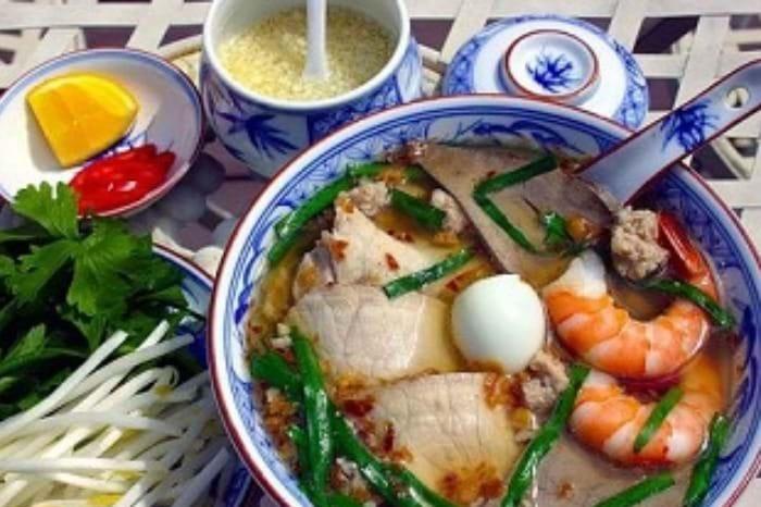 Món ăn bình dân quen thuộc được bán gần khu vực Ngã tư Nước Đá Hóc Môn