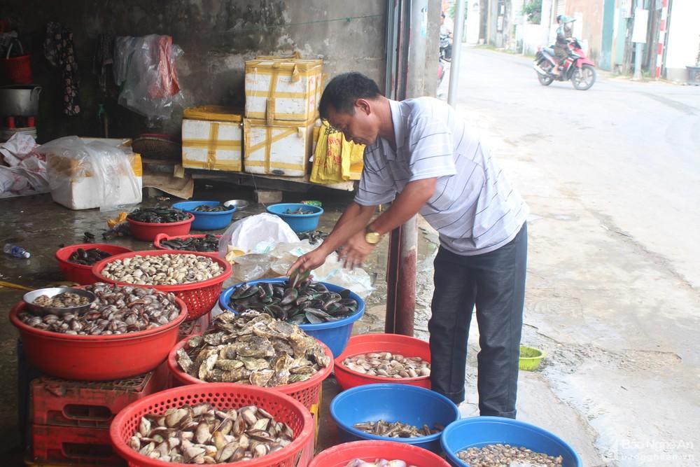 Chợ Hoàng Mai Quỳnh Lưu Nghệ An với khu vực bán hải sản tươi ngon