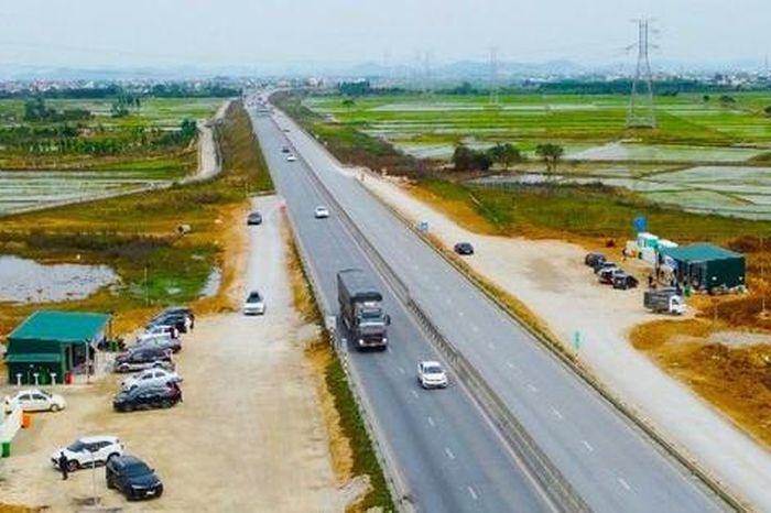 Các tiện ích như trạm dừng nghỉ, cây xăng, nhà hàng gần Ngã ba Diễn Châu Quốc lộ 1A tại Diễn Châu, Nghệ An